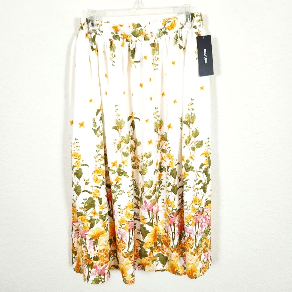 Lumiere | NWT Floral Midi Skirt Medium